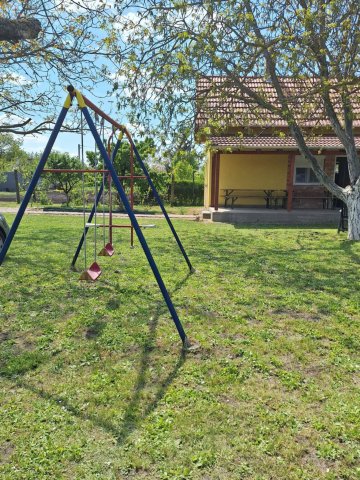 Eladó családi ház, Szegeden 55 M Ft, 2 szobás