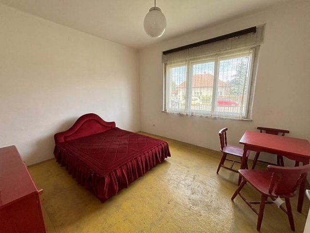 Eladó családi ház, Dunakeszin 95 M Ft, 3 szobás