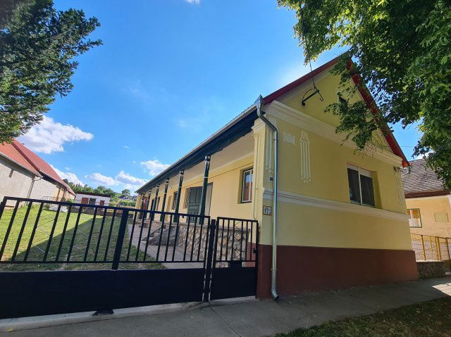 Eladó családi ház, Sombereken 27 M Ft, 3 szobás