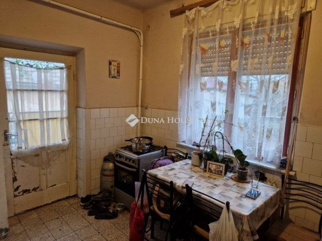 Eladó családi ház, Monoron 47.99 M Ft, 2 szobás