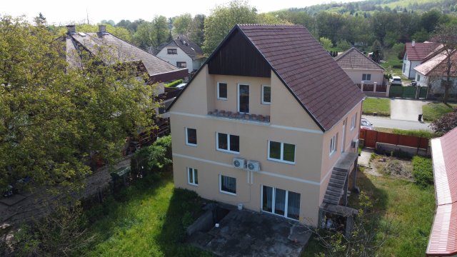 Eladó családi ház, Isaszegen 75.9 M Ft, 9 szobás