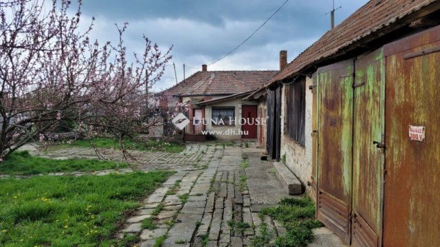 Eladó családi ház, Szigetváron 25.5 M Ft, 3 szobás