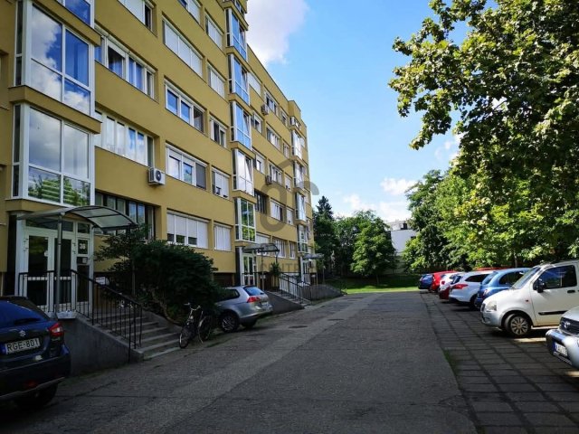 Kiadó téglalakás, albérlet, Debrecenben, Poroszlay úton