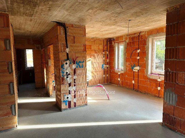 Eladó téglalakás, Érden 87.5 M Ft, 3 szobás