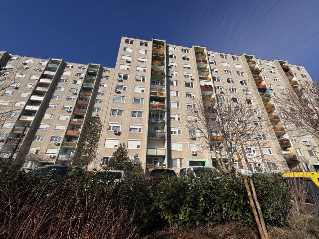 Eladó panellakás, Dunakeszin 62.99 M Ft, 4 szobás