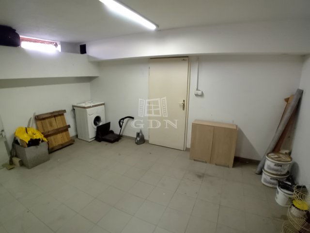 Kiadó téglalakás, albérlet, Baján 140 E Ft / hó, 2 szobás