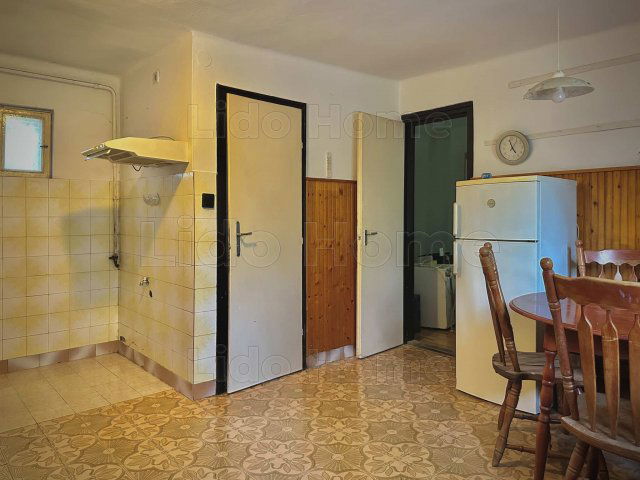 Eladó családi ház, Siófokon 89.9 M Ft, 7 szobás