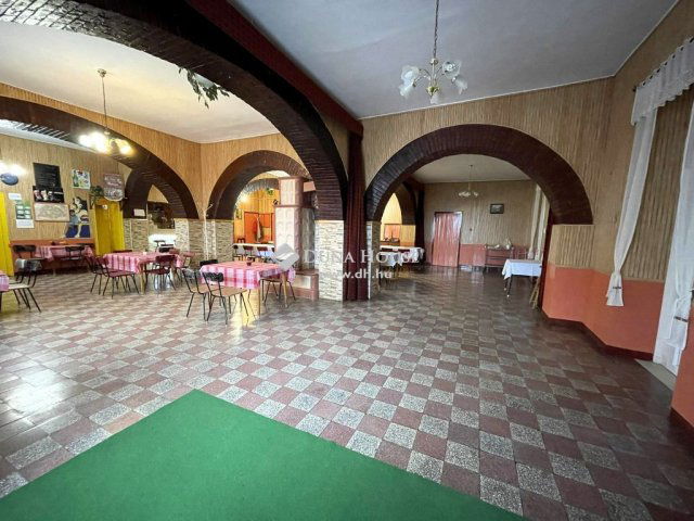 Eladó üzlethelyiség, Kisszálláson 53.9 M Ft