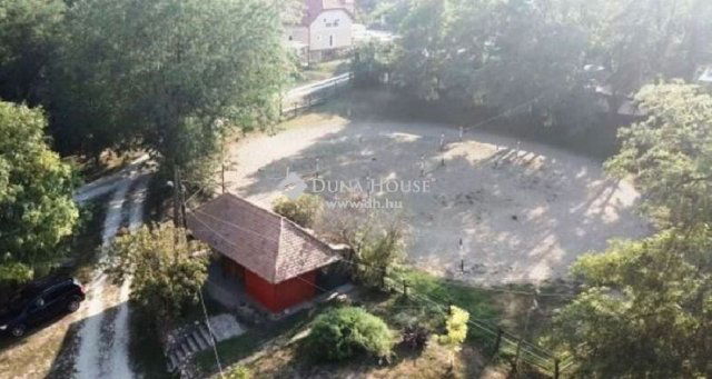 Eladó családi ház, Tatabányán 140 M Ft, 5 szobás