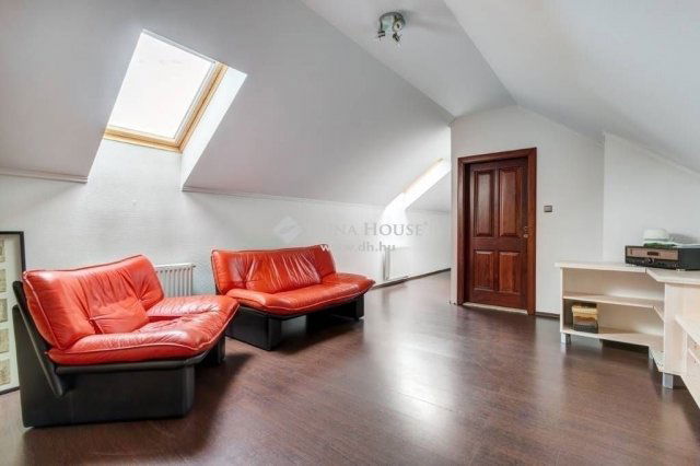 Eladó családi ház, Dabason 249 M Ft, 8 szobás