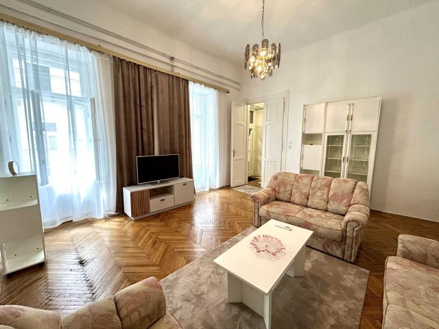 Kiadó téglalakás, albérlet, V. kerületben, Október 6. utcában