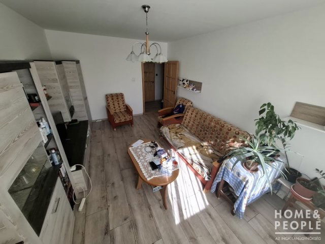 Eladó téglalakás, Szegeden 60.5 M Ft, 3 szobás