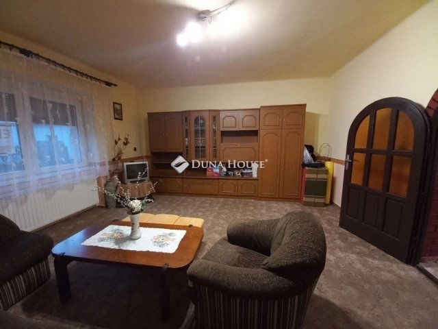 Eladó családi ház, Székesfehérvárott 79.5 M Ft, 4 szobás