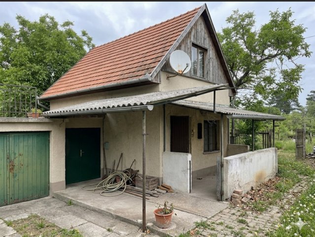 Eladó telek, Tatán 25 M Ft / költözzbe.hu