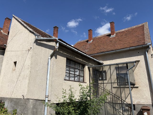 Eladó családi ház, Sárváron 47.5 M Ft, 3 szobás