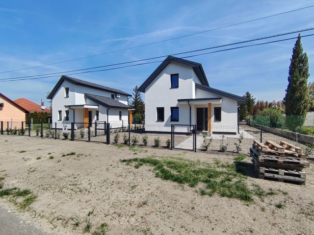 Eladó nyaraló, Balatonkeresztúron 86 M Ft, 4 szobás