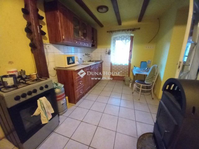 Eladó családi ház, Tiszakécskén 17.9 M Ft, 2 szobás