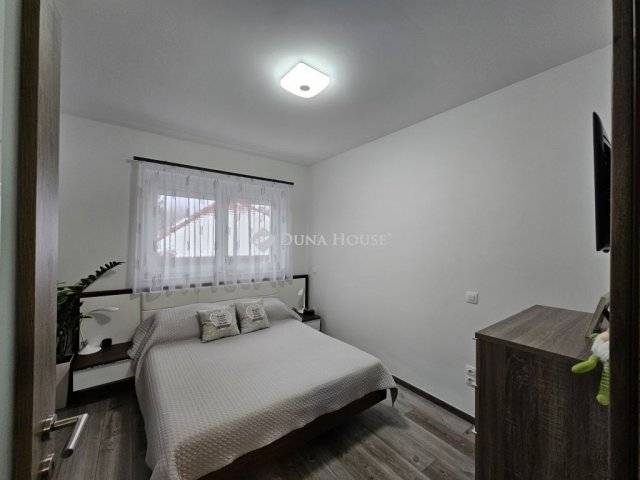 Eladó ikerház, Balatonfüreden 269 M Ft, 5 szobás