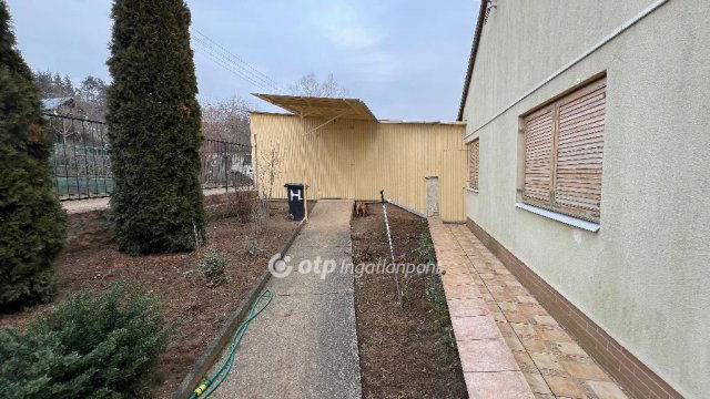 Eladó családi ház, Egerben 41.5 M Ft, 2 szobás