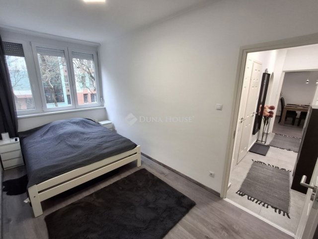 Eladó téglalakás, Budapesten, XVIII. kerületben 69.9 M Ft