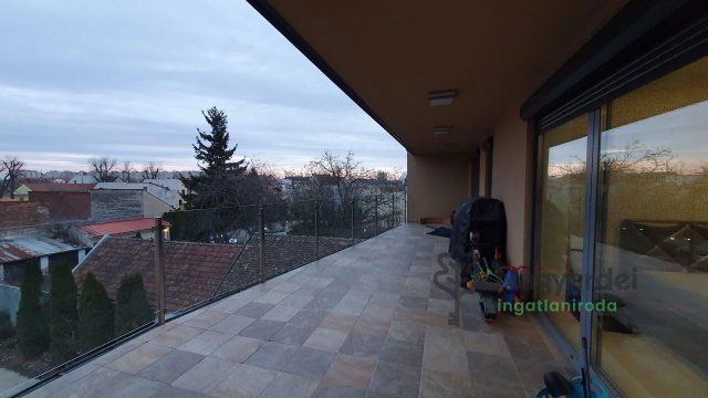 Kiadó téglalakás, albérlet, Debrecenben 650 E Ft / hó, 4 szobás