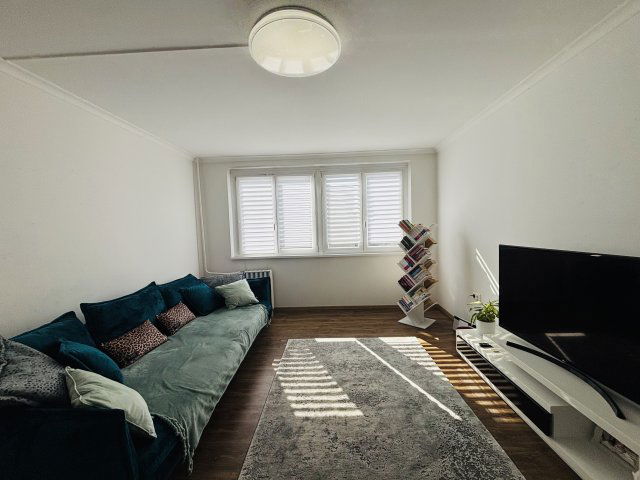 Eladó panellakás, Cegléden 49.9 M Ft, 2 szobás