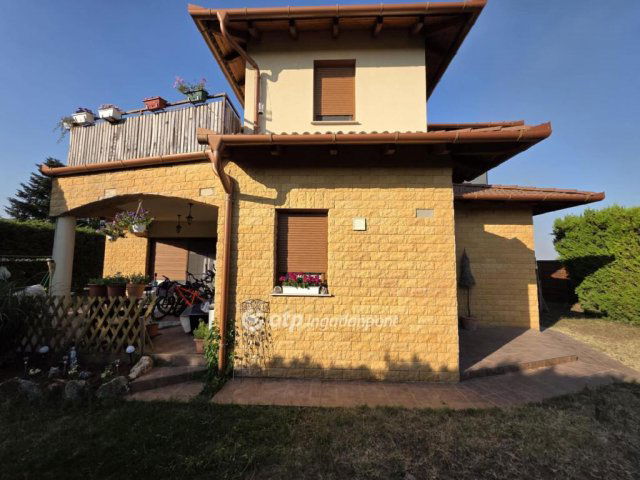 Eladó családi ház, Budapesten, XVIII. kerületben 185 M Ft