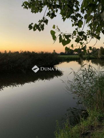 Eladó családi ház, Császártöltésen 187 M Ft, 4 szobás