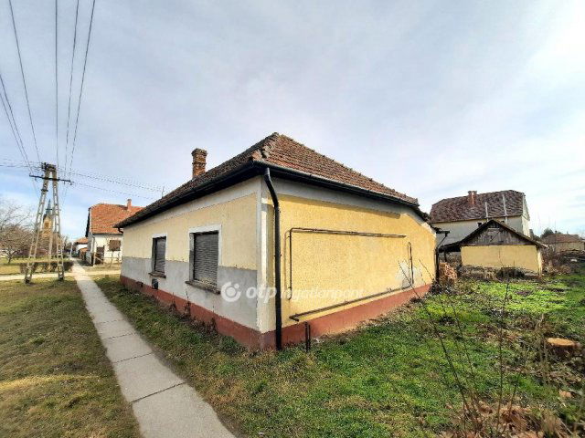 Eladó családi ház, Jászkarajenőn 4.99 M Ft, 3+1 szobás