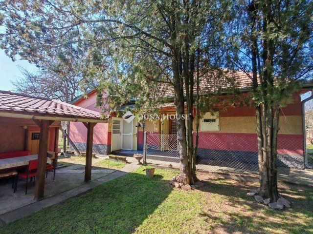 Eladó családi ház, Nyáregyházán 36 M Ft, 3 szobás