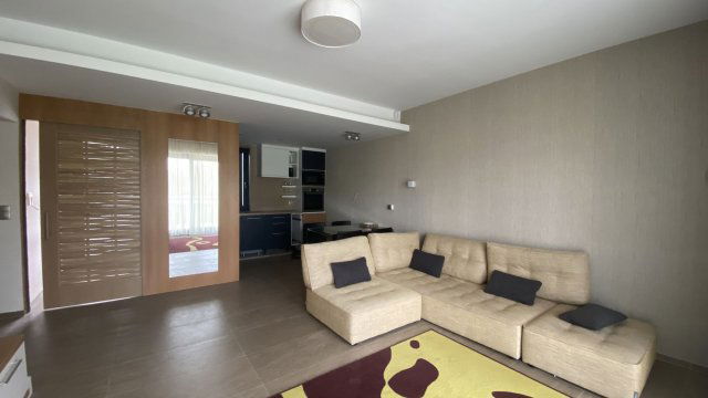 Eladó téglalakás, Tiszafüreden 115 M Ft, 4 szobás