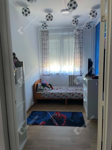Eladó panellakás, Tatabányán 59.99 M Ft, 4 szobás