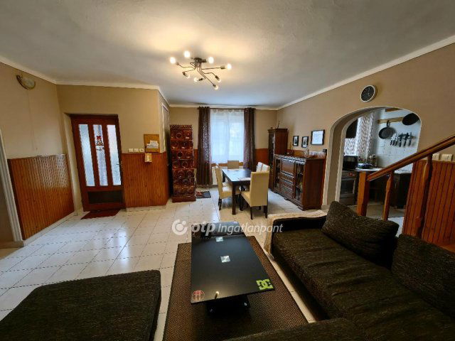 Eladó családi ház, Kunmadarason 29.99 M Ft, 5 szobás
