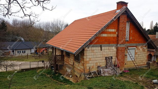 Eladó családi ház, Nemesszentandráson 34.9 M Ft, 4 szobás