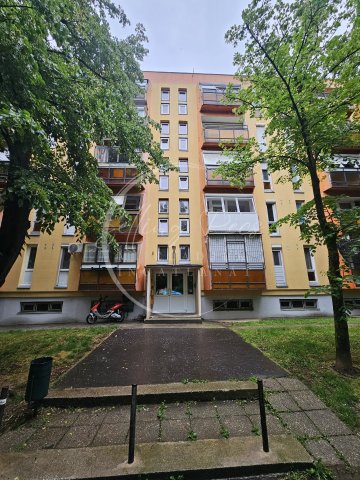 Eladó panellakás, Pécsett 32.5 M Ft, 1+1 szobás