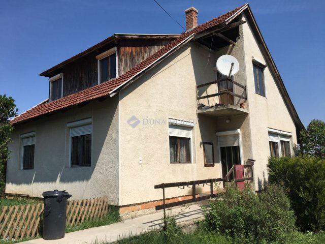Eladó családi ház, Mányon 70 M Ft, 5 szobás