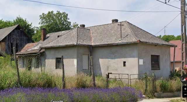 Eladó családi ház, Szilvásszentmártonon 10 M Ft, 2 szobás