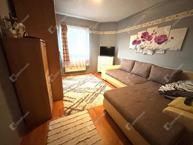 Eladó családi ház, Kókán 68.5 M Ft, 9 szobás