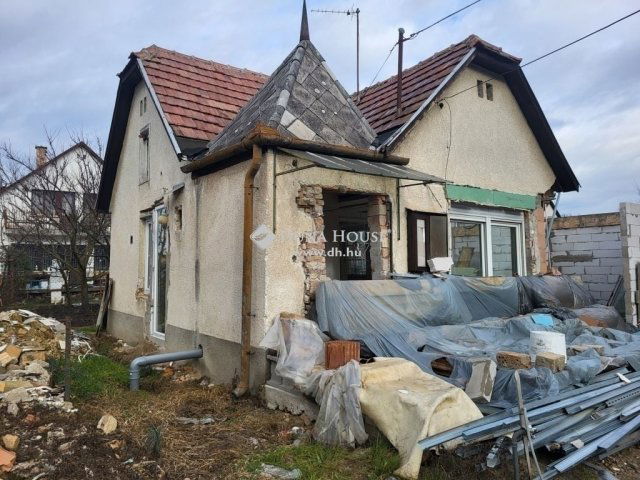 Eladó családi ház, Budapesten, XVII. kerületben 47.5 M Ft