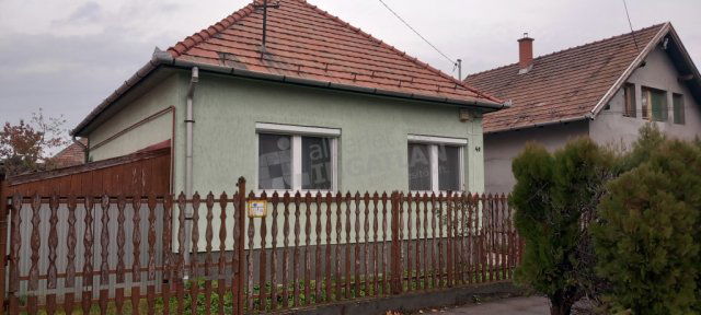 Kiadó családi ház, albérlet, XX. kerületben, Komárom utcában