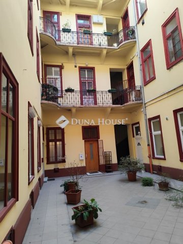 Eladó téglalakás, Budapesten, VI. kerületben, Szív utcában