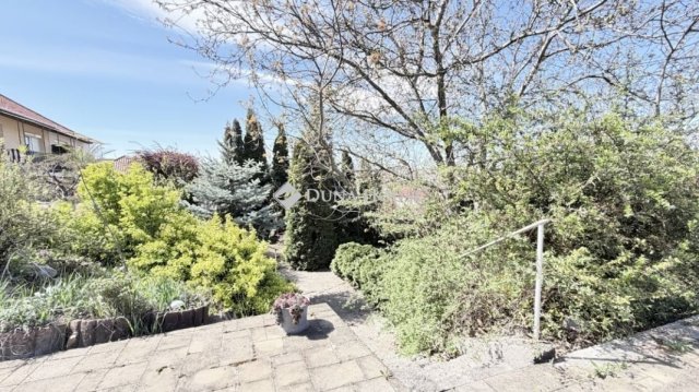 Eladó családi ház, Egerben 153 M Ft, 7 szobás