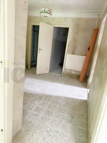 Eladó családi ház, Makón 9.9 M Ft, 4 szobás