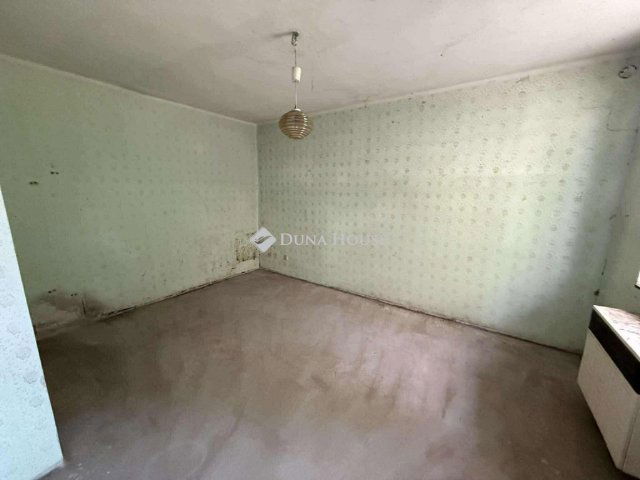 Eladó téglalakás, Mosonmagyaróváron 14.99 M Ft, 3 szobás