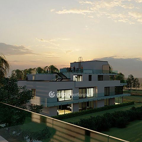 Eladó nyaraló, Siófokon 117.3 M Ft, 3 szobás