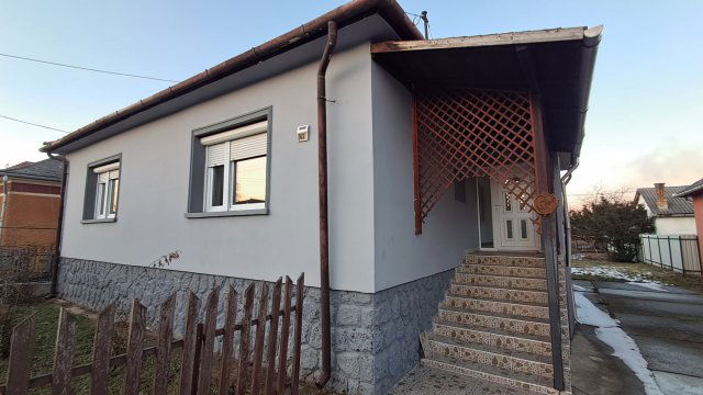 Eladó családi ház, Encsen 39.9 M Ft, 3 szobás