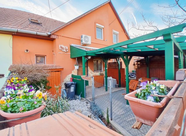 Eladó sorház, Szigethalmon 49.99 M Ft, 3 szobás