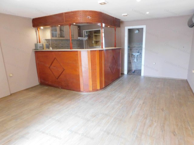 Eladó családi ház, Dombóváron 26.5 M Ft, 2 szobás