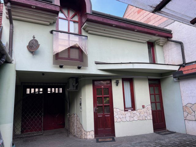 Eladó hotel, Esztergomban 320 M Ft, 11 szobás