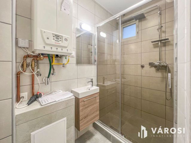 Eladó családi ház, Békéscsabán 75.9 M Ft, 4 szobás